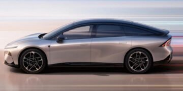 В Китае представили электромобиль с автопилотом, как в Tesla – фото