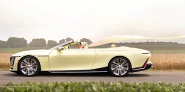 Cadillac показал концепт полностью электрического кабриолета