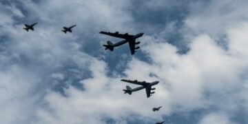 США розмістили стратегічні бомбардувальники на кордоні з Україною