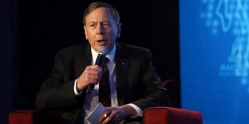Генерал Дэвид Петреус: Война в Украине кардинально отличается от любой войны в прошлом