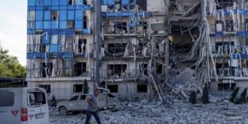 Россия нанесла серию ударов по Харькову: есть погибшие и раненые