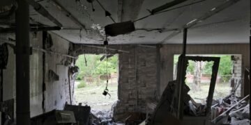 Войска РФ обстреляли поселок в Херсонской области. Убиты двое, в том числе 72-летняя женщина