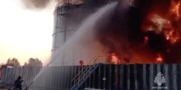 В Краснодарском крае из-за атаки дронов загорелись нефтебазы