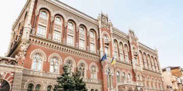 Українцям готують обмеження переказів грошей з картки на картку – НБУ