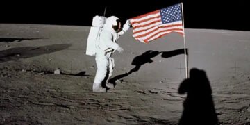 55 років забуття: що сталося з прапорами й предметами, залишеними людьми на Місяці