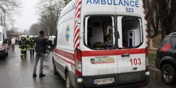 Дрон ударил по машине скорой помощи в Херсонской области