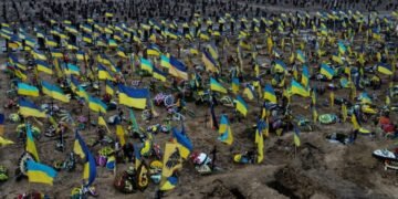Опрос: 76% украинцев возлагают ответственность за войну против Украины на все российское общество