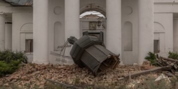 Зеленский: Россия разрушила свыше 500 церквей, молельных домов и иных  религиозных сооружений