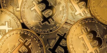 Рекордне падіння з 2021 року: курс біткоїна впав нижче за 50 тисяч доларів