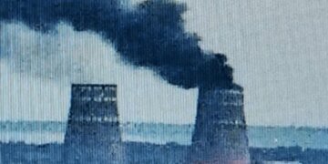 Над Запорожской АЭС подожгли шины: валит густой дым. ВИДЕО