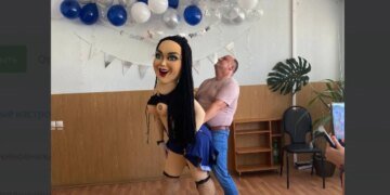 Скрепы затрещали и рухнули: тамбовского чиновника подвела кукла. ВИДЕО