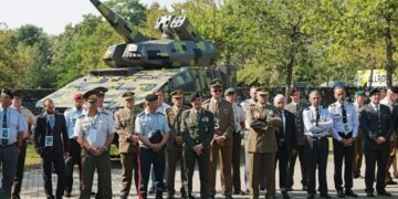 Генерал ВСУ провел тайную встречу с командующими НАТО и едет в Украине не с пустыми руками – Bild