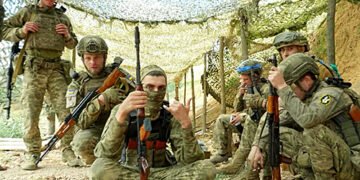Колишні в’язні, що воюють на фронті, відверто зізналися, як до них ставляться у війську. ВІДЕО
