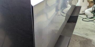 Багажник Tesla Cybertruck погнулся из-за перевозки досок