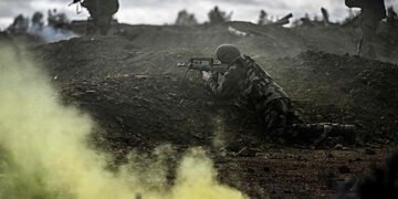 У деяких місцях на Донеччині прорвана оборона: якщо не буде контрнаступу, фронт посиплеться, – експерт