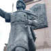 У РФ у пам’ятника Ярославу Мудрому відвалився меч. ФОТО