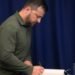Зеленский подписал закон о ратификации Украиной Римского статута