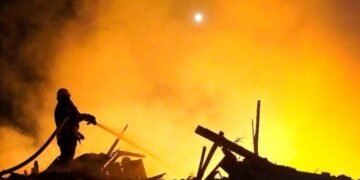 Под Липецком после атаки дронов горит военный аэродром