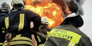 У Ростовській області палає промзона біля нафтобази