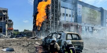 Не менее 10 ударов по Харькову, ранены более 30 человек