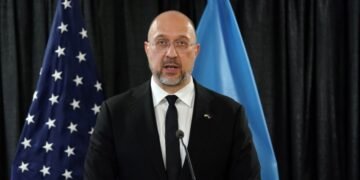 Миссия МВФ обсудит с властями Украины реализацию реформ для продолжения кредитования