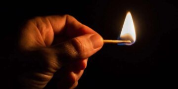 Бойфренд облил бензином и поджёг известную спортсменку
