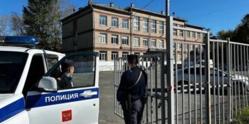 В российском Челябинске школьник напал с молотком на учеников и учителей: есть пострадавшие