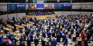 Европарламент поддержал резолюцию о снятии ограничений на удары Украины вглубь России