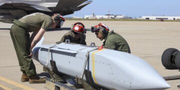 США отправят Украине авиабомбы средней дальности для F-16