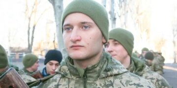 Морпех, потерявший от пыток в плену дар речи, идет на поправку. ВИДЕО