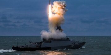 Загроза ударів: у Чорному морі на чергуванні два ракетоносії РФ
