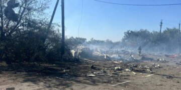 Росіяни обстріляли магазин у Покровському районі, є жертви