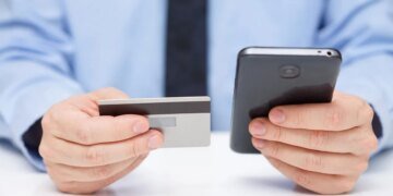 Ограничение карточных переводов в Украине: какой установили лимит с 1 октября