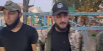 Цыгане в РФ выдавали себя за ахматовцев и снимали в россиян сливки. ВИДЕО