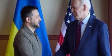 “Что-то произошло, интересно – что именно”, –  депутат с подозрением  отозвался на отсутствие разрешения бить по РФ