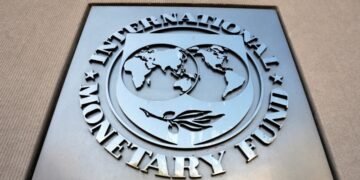 МВФ отложил плановые консультации с Россией