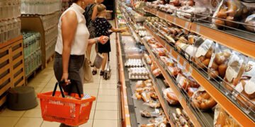 Українцям прогнозують різке збільшення цін на продукти: названо причини
