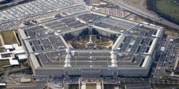 Пакети військової допомоги США Україні зменшуються через виснаження запасів Пентагону, – СNN