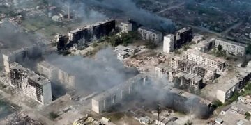 У Вовчанську росіяни риють тунелі між будинками та поповнюють втрати, – ОТУ “Харків”