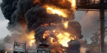 У Нігерії майже пів сотні людей загинуло через аварію з бензовозом