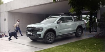 Ford презентував потужний електрифікований пікап з розширеною комплектацією. ФОТО