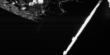 Космический аппарат BepiColombo показал свежие фото Меркурия с высоты в 165 км