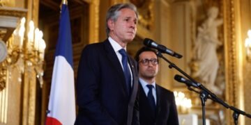 Блинкен поблагодарил Макрона за лидерство Франции в поддержке Украины
