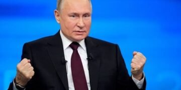 “Задумався про реінкарнацію”: ЗМІ розкрили нюанси візиту Путіна до монгольських шаманів