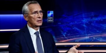 Столтенберг: в условиях войны безопасных вариантов не бывает