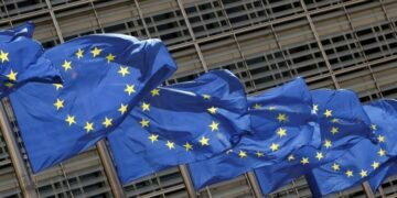 ЕС изучает 3 варианта продления санкций в отношении замороженных российских активов