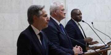 Блинкен: США могут пересмотреть политику применения Украиной американского дальнобойного оружия