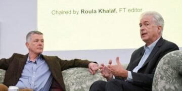 Главы разведок США и Великобритании призвали «придерживаться выбранного курса» по Украине