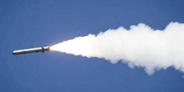 Біля українських АЕС менш ніж за місяць пролетіло понад 100 російських дронів і ракет