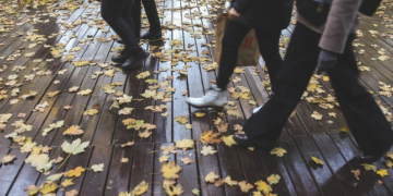 Від сьогодні погода в Україні повертає на більш осінню